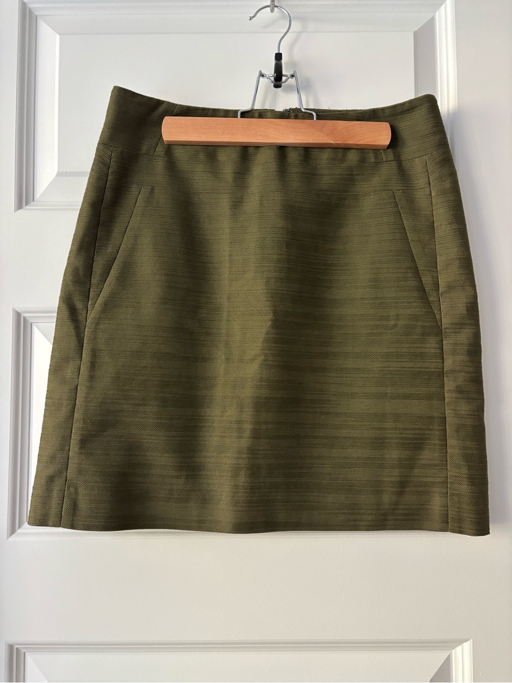 Ann Taylor Olive Green Mini Skirt 2P